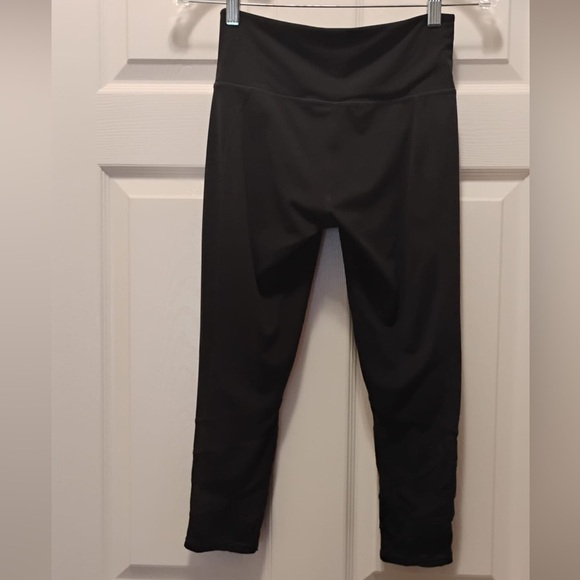 Bundle of (8) Athleta Leggings Size XS Cropped and Full Length - Picture 15 of 16